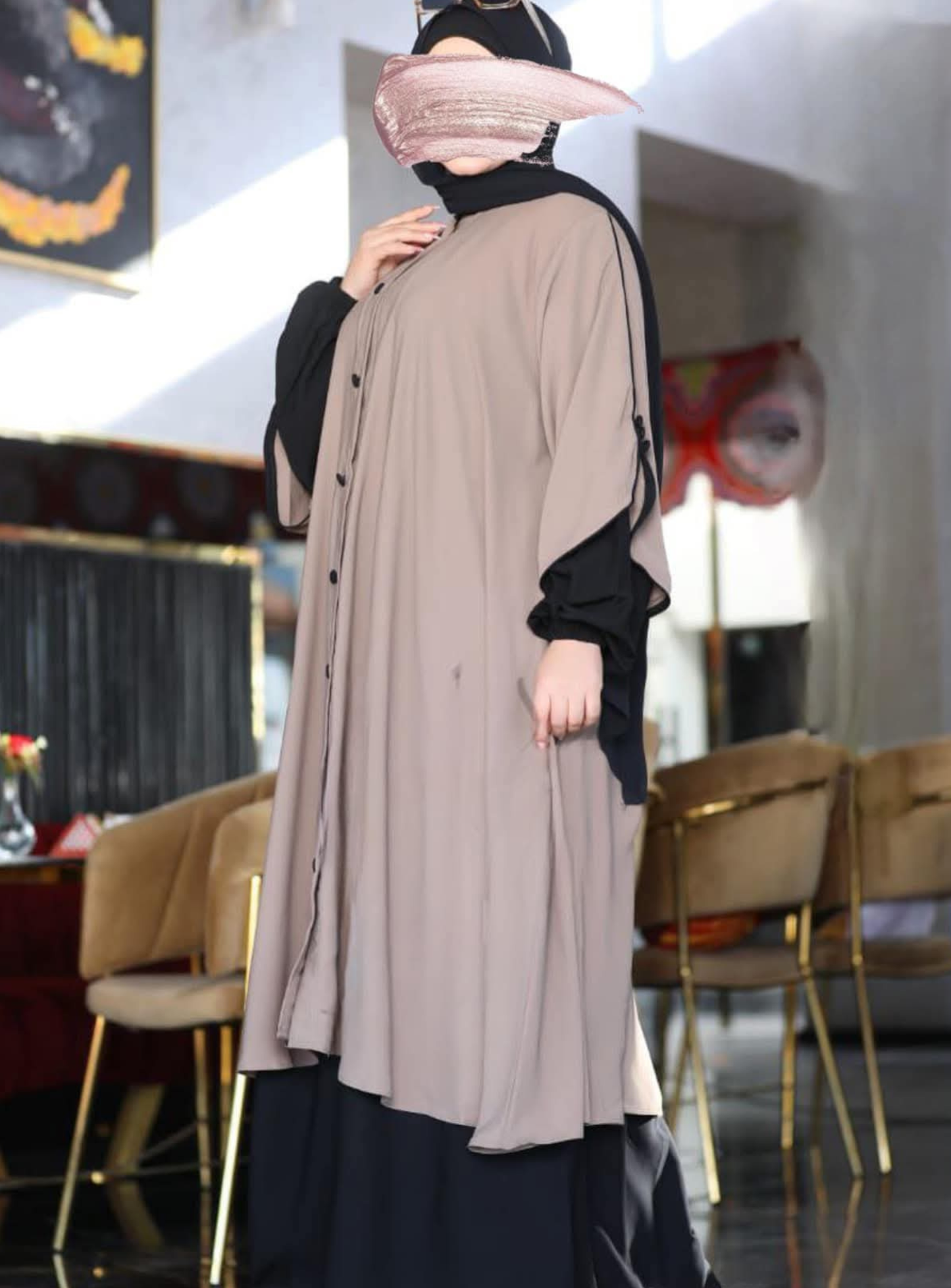 Abaya avec cape & boutons nacrés